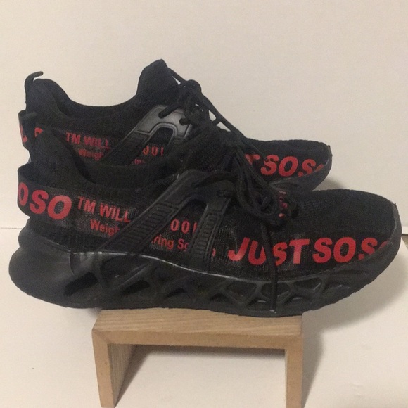 JUST SO SO Women's All Might Walking Shoes Scarlet Black SIZE 7.5 - Picture 1 of 6